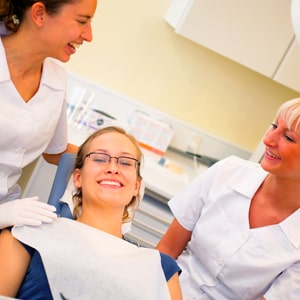 Why Is It Mandatory To Visit the Dentist in Newark?